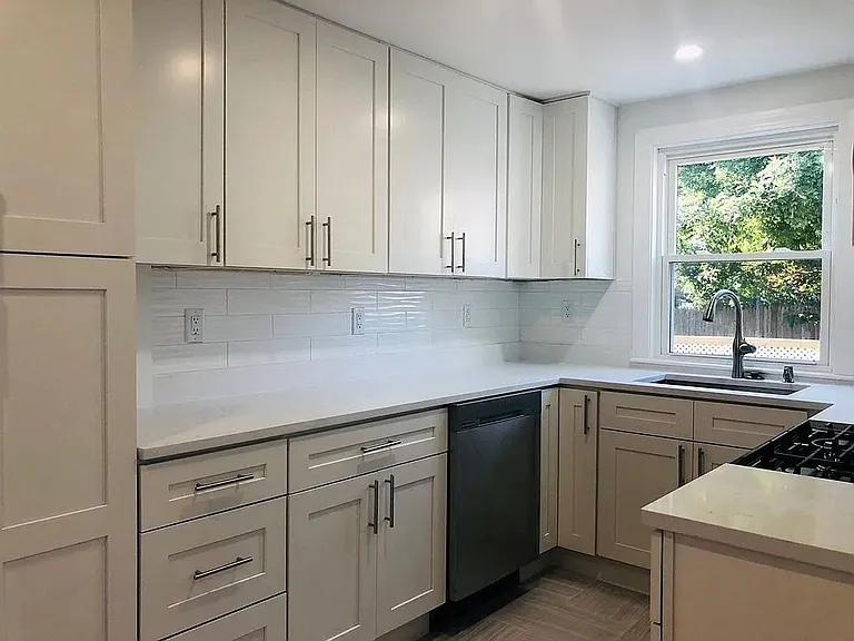 31 Middle St #1 — Photo 3