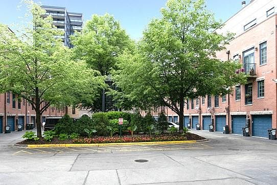2nd image of 710 N Orleans St #D