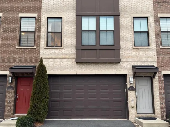 3122 Alan Shepard St, Herndon, VA 20171