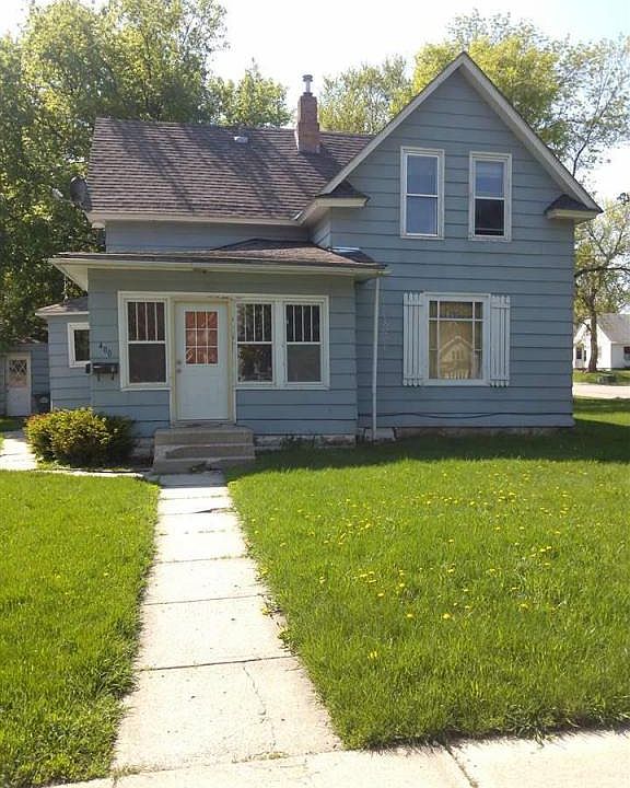 1st image of 400 Charlotte St SE