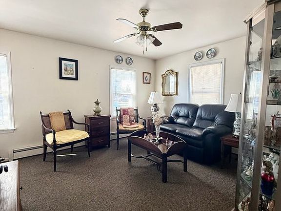 3rd image of 70 Oak St Floor 2