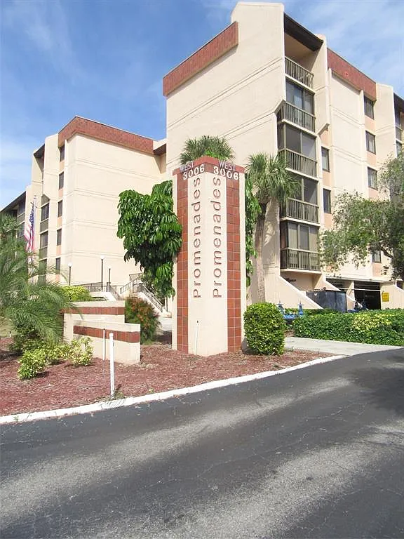 2 bed, 2.0 bath, 783 sqft, $2,200 — Photo 1