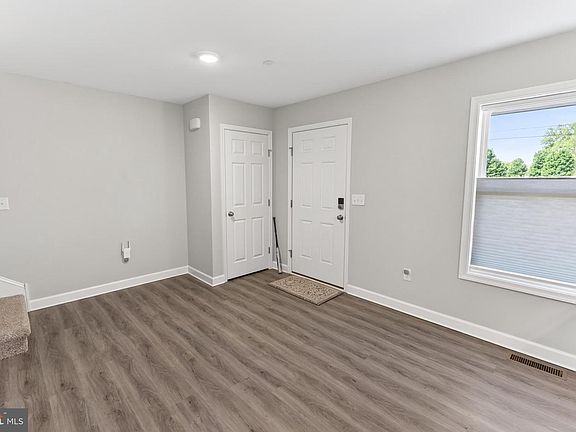 5th image of 11679 Beckford Ave