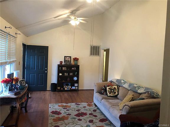 3rd image of 315 Bull Run Dr