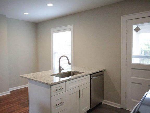 3rd image of 1257 Thornwood Pl