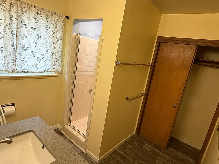 BATHROOM #1