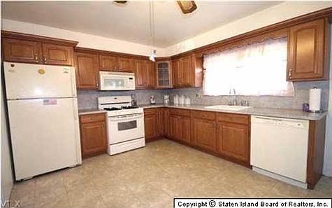5th image of 183 Fillmore St