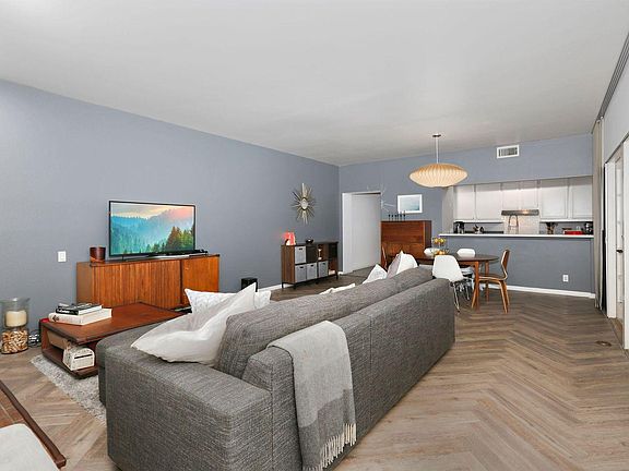 3rd image of 121 S Wilson Ave Unit 206