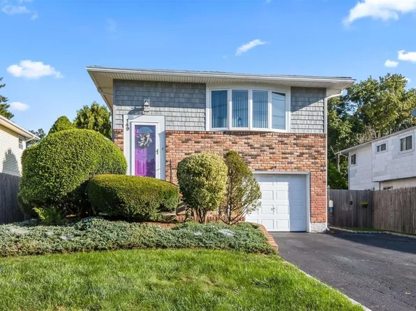 149 Truxton Road, Dix Hills, NY 11746