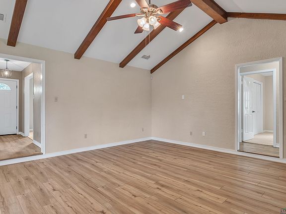 3rd image of 2715 Northridge Dr