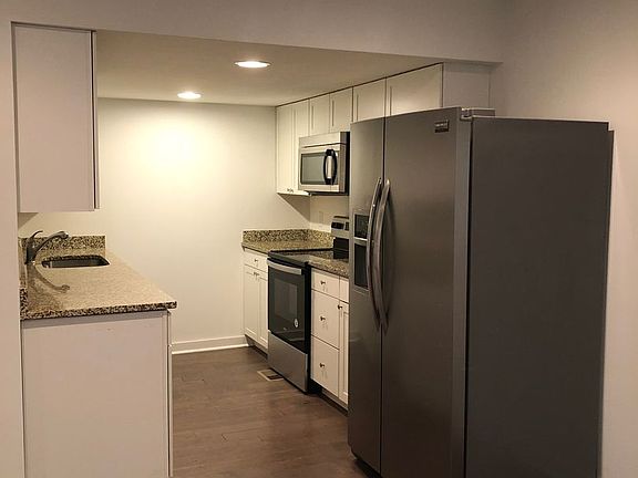 3rd image of 155 Woodstone Dr