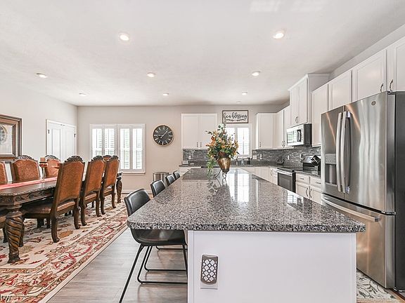 4th image of 4007 N Steels Cir