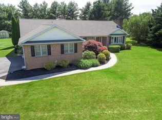 989 Oakwood Rd, New Freedom, PA 17349