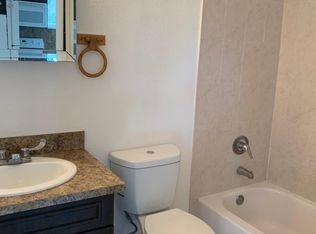 218 Fairmont Dr, Hermitage, PA