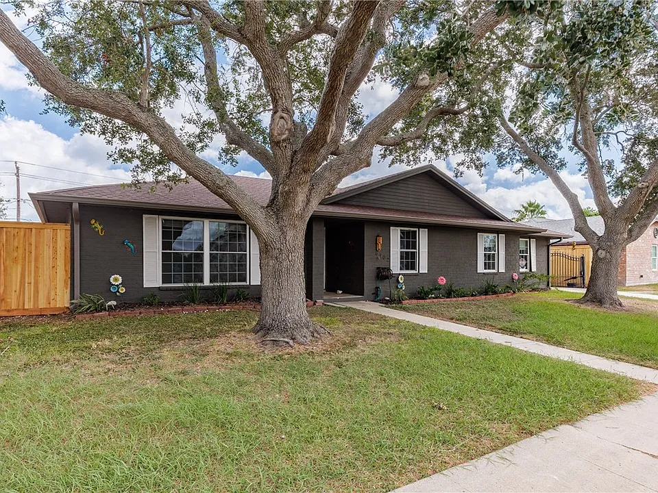 6702 Sahara Dr