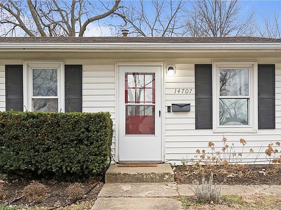 3rd image of 14707 Bellaire Ave