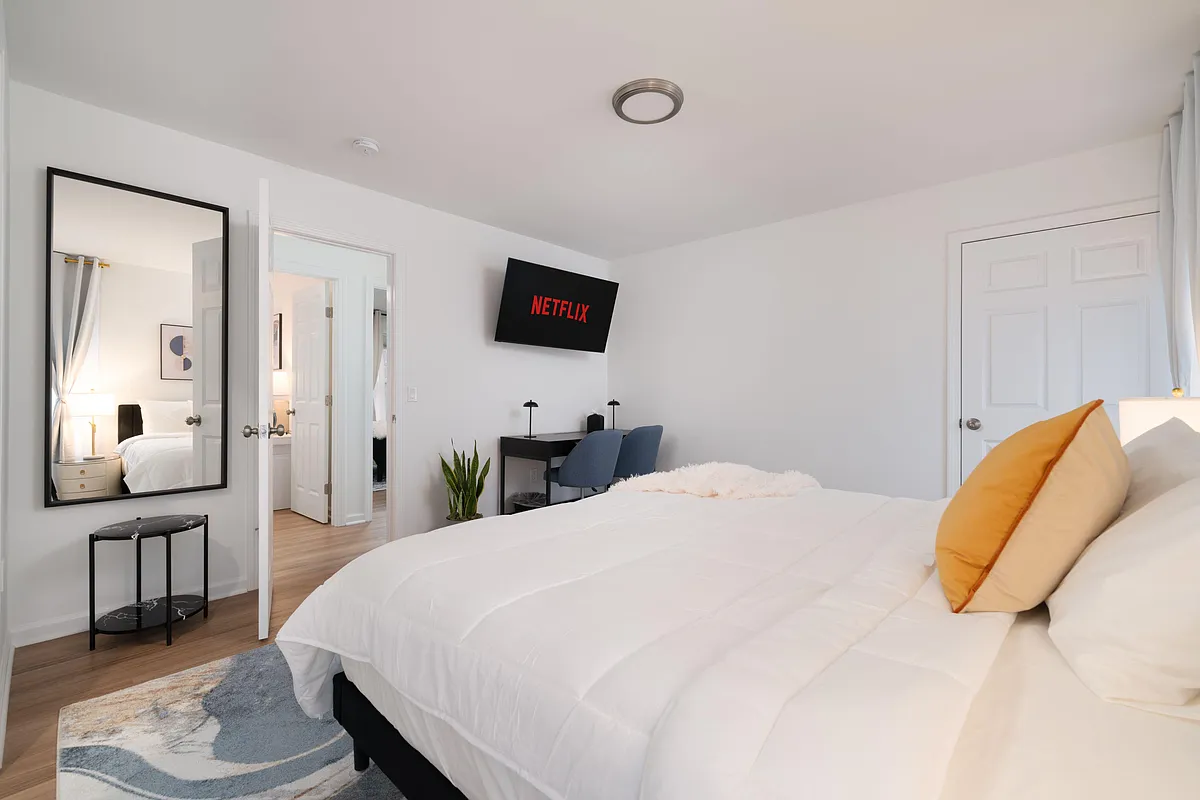 Primary bedroom overview - Infield St