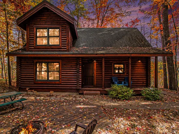 6296 S Lakeshore Dr, Pentwater, MI 49449