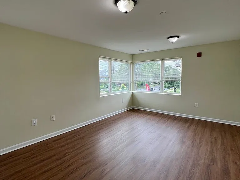 4300 Liberty Heights Ave — Photo 9