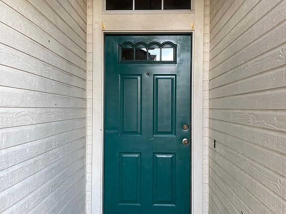 2nd image of 1432 Winchester Dr