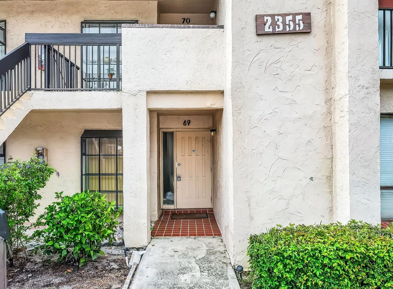 2 bed, 2.0 bath, 1100 sqft, $2,500 — Photo 2