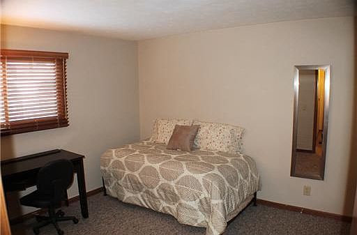 3rd image of 1431 N Oak Hill Dr Unit F-1
