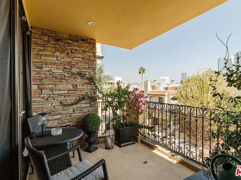 1835 Pandora Ave #302 — Photo 21