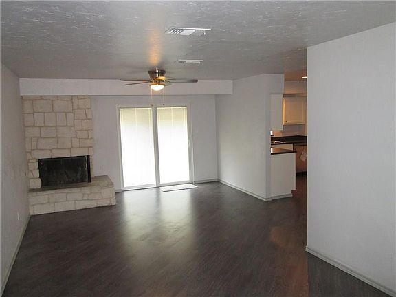 2nd image of 4529 Dee Ln