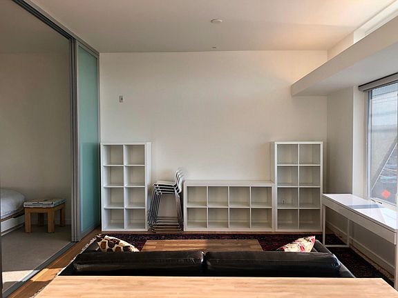 3rd image of 1455 N Killingsworth St APT 404