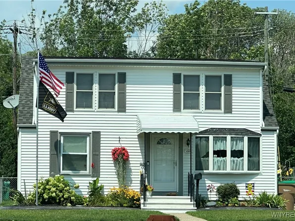 130 Balbach Dr, Cheektowaga, NY 14225
