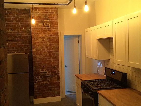 3rd image of 163 Washington St APT 1