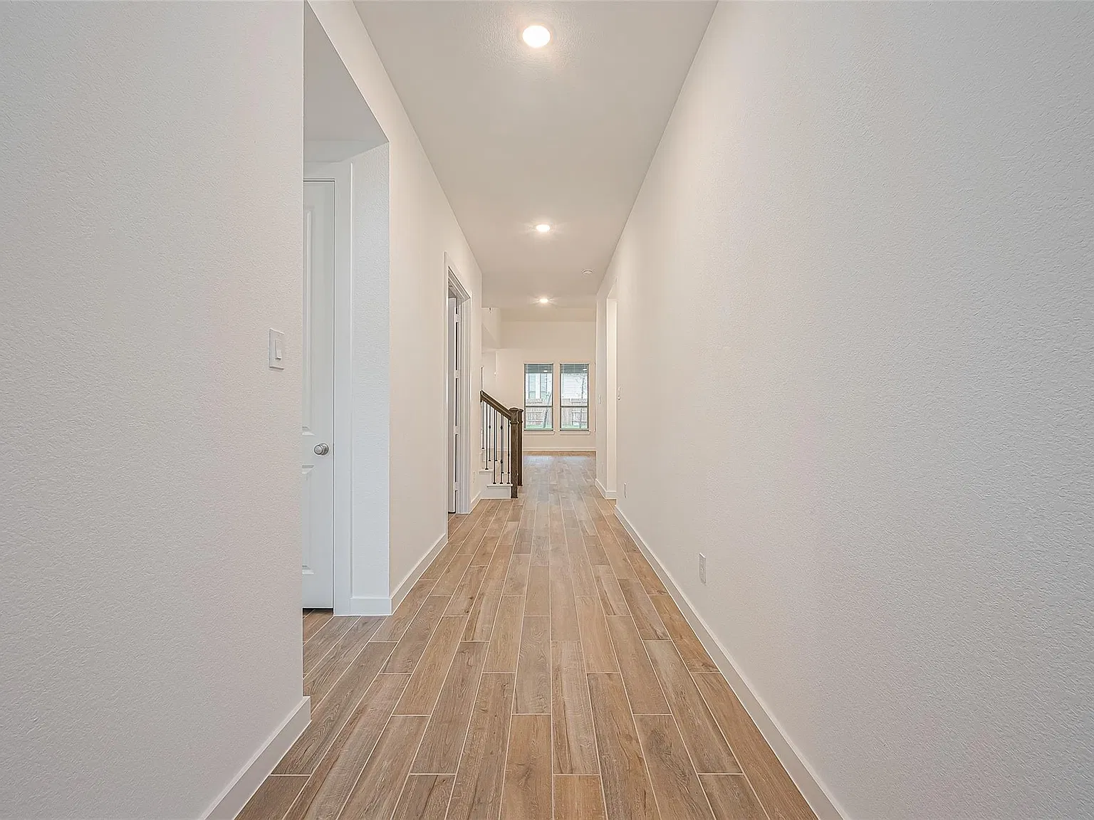 5 bed, 4.0 bath, 2944 sqft, $3,500 — Photo 2