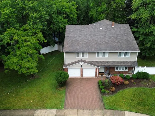 1759 Lilbet Rd, Teaneck, NJ 07666
