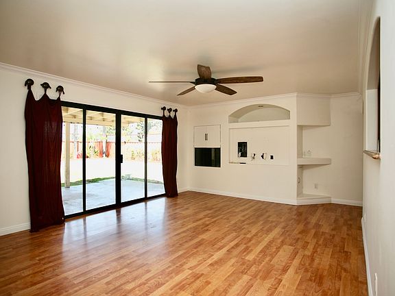 3rd image of 8334 Lake Ashwood Ave
