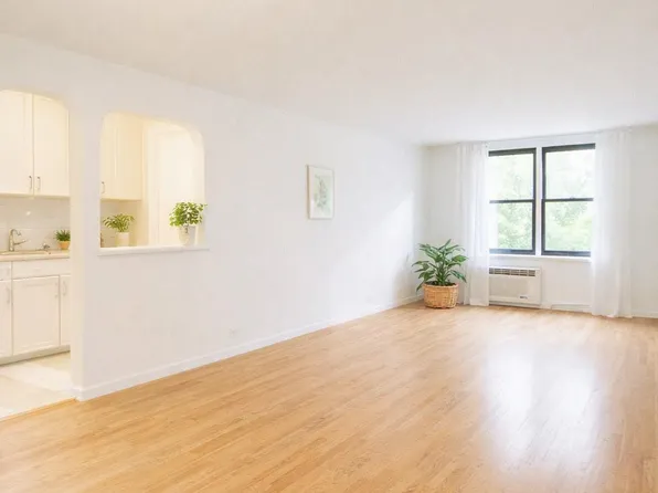 13950 35 Avenue #3, Flushing, NY 11354