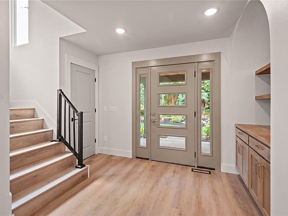 3rd image of 32 Sorbie Dr