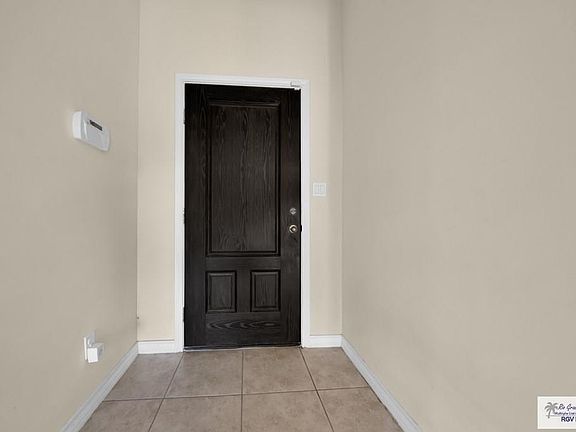 5th image of 2823 Avila St