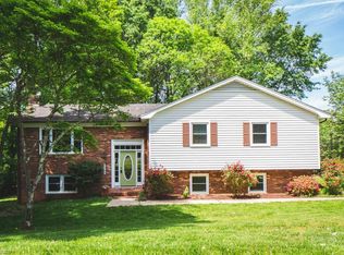 2200 Vineland Ln, Winston Salem, NC 27103