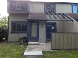11434 Harbour Light Dr #17, North Royalton, OH 44133
