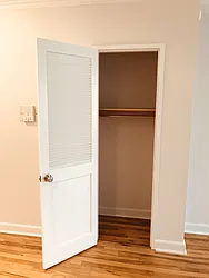 Rented by Metropolis Real Estate of Manhattan