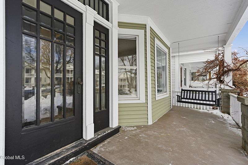 3rd image of 75 S Pine Avenue