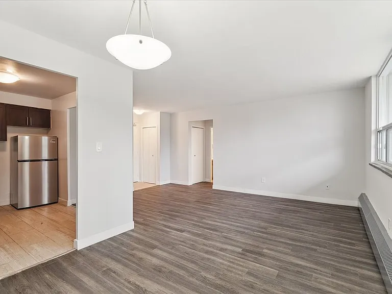 370 McCowan Rd — Photo 10