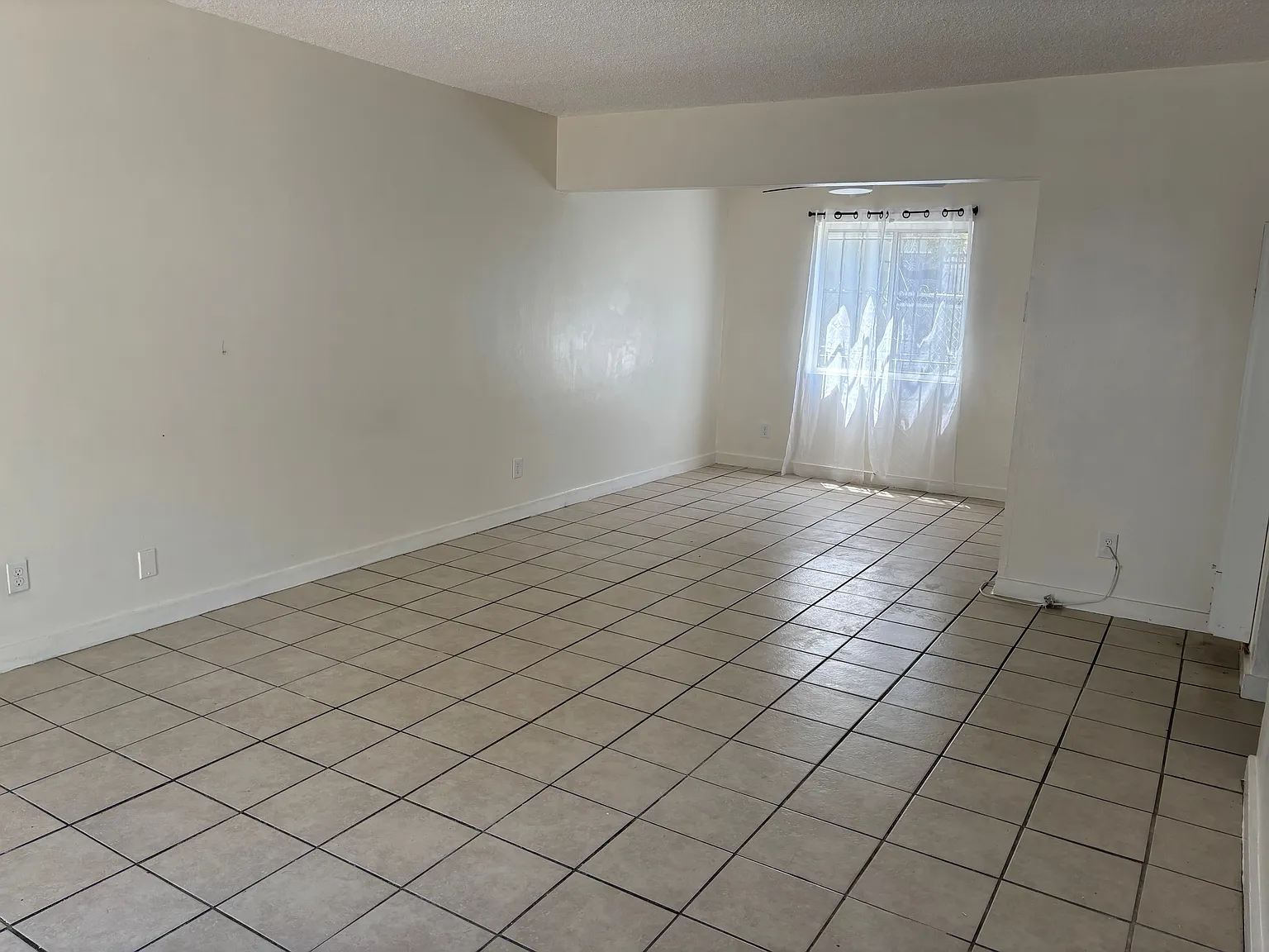 3 bed, $2,495 — Photo 3