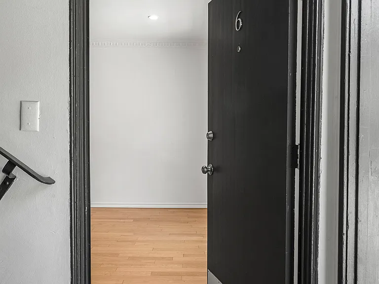 1233 N Harper Ave #6 — Photo 13