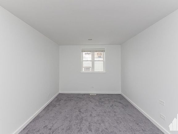3rd image of 3535 W Wrightwood Ave