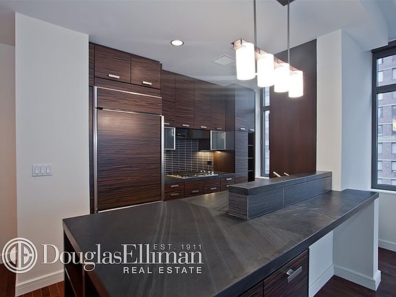 3rd image of 101 W 24th St APT 11D