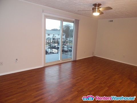 2nd image of 3502 Wedgewood Ct APT L