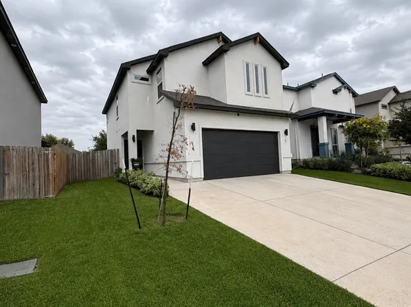 4225 Gavilan Dr, Laredo, TX 78046