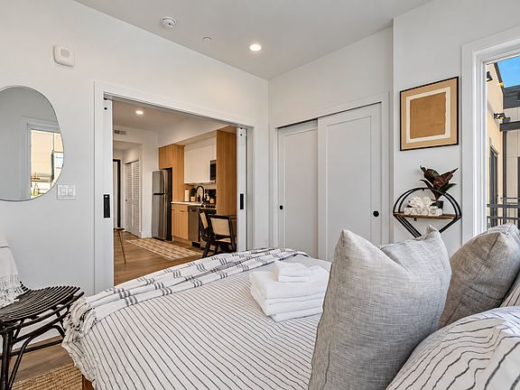 3rd image of 14 P St NW #402