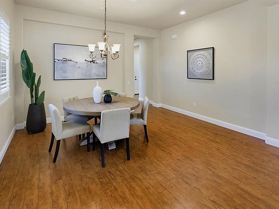 5th image of 333 Lixton Ct